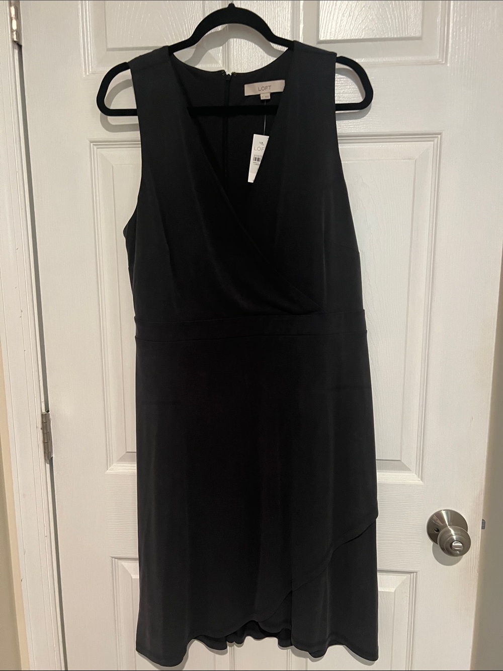 LOFT Black/Gray V-Neck Wrap-Style Sleeveless Dress
